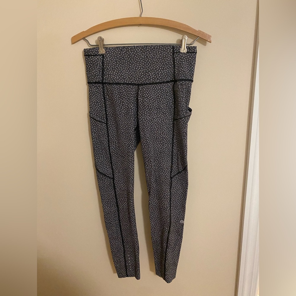 Lululemon Fast and Free Tight Frozen Fizz White Black Size 6